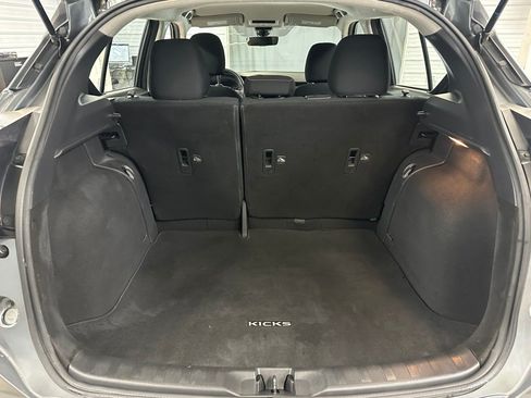 Used 2021 Nissan Kicks SV w/ Interior Electronics Package FWD image 21