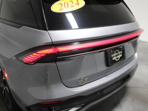 Used 2024 Lincoln Nautilus Reserve image 55