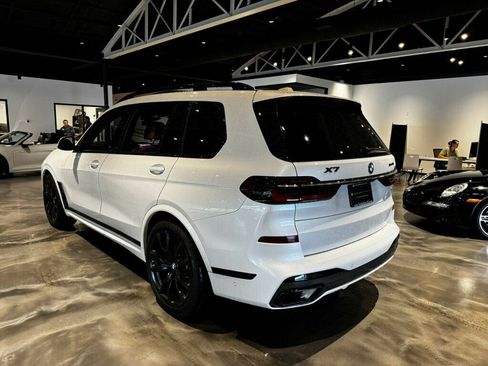 Used 2023 BMW X7 xDrive40i w/ M Sport Package AWD/4WD image 3