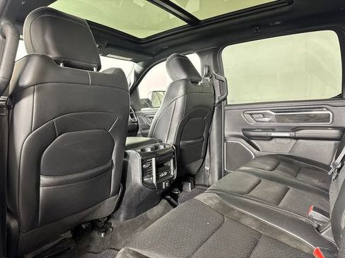 Used 2019 RAM 1500 Laramie AWD/4WD image 12
