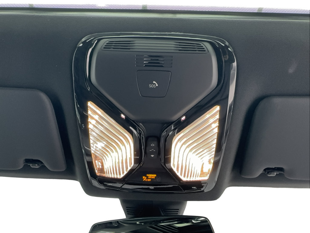 Used 2025 BMW 230i Coupe RWD image 40
