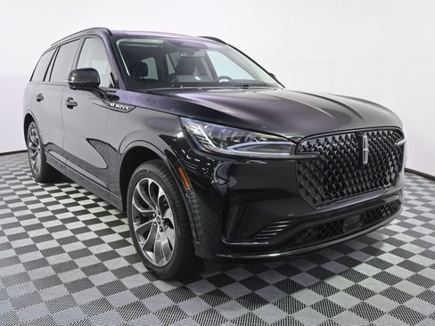 New 2026 Lincoln Aviator AWD image 9