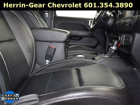 Used 2021 Jeep Wrangler Unlimited Sahara w/ Cold Weather Group image 27