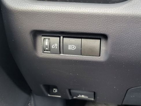 Used 2025 Toyota RAV4 LE image 27