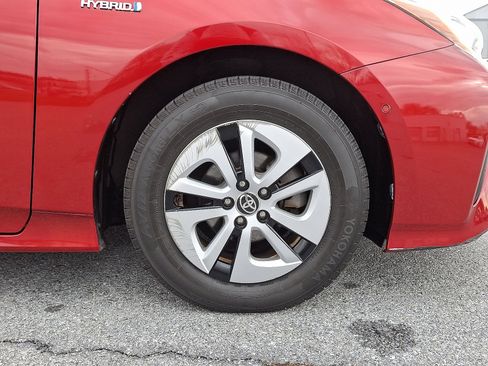 Used 2017 Toyota Prius Three image 9