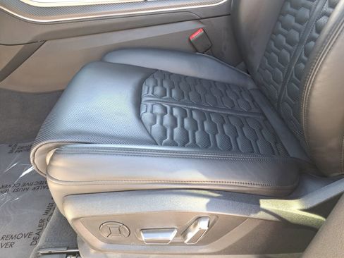 Used 2023 Audi RS Q8 4.0T image 32