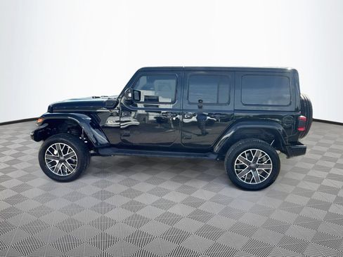 Used 2023 Jeep Wrangler Unlimited Sahara AWD/4WD image 9