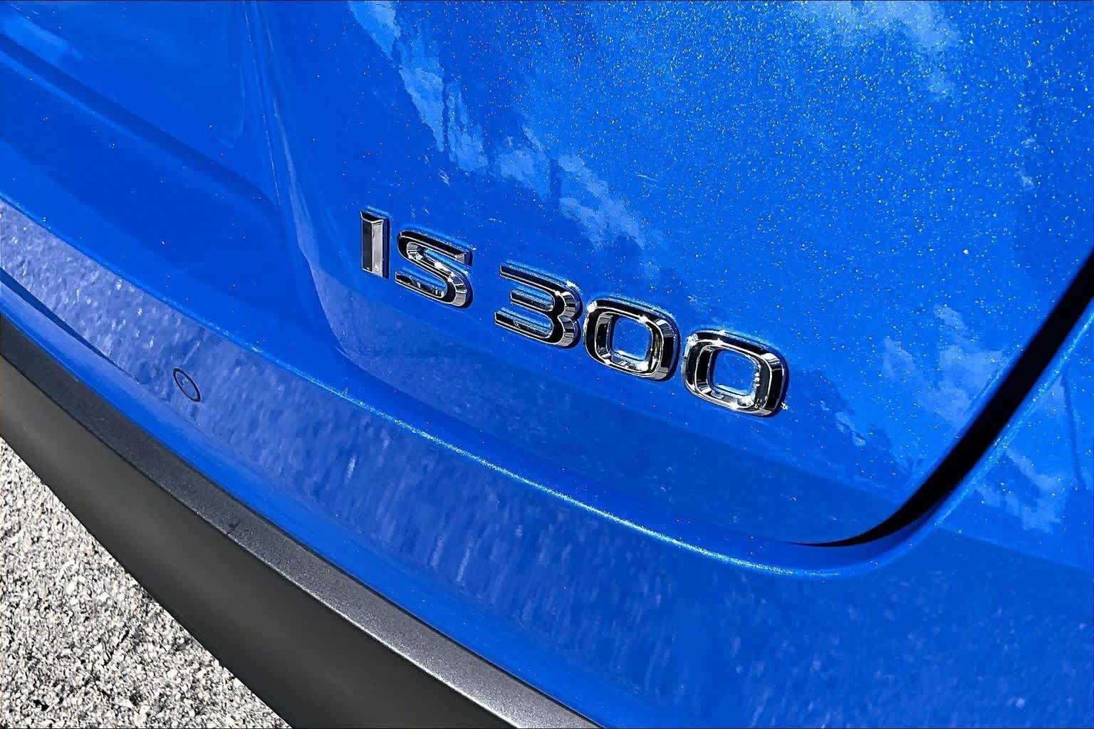 Used 2023 Lexus IS 300 w/ Comfort Package RWD image 10