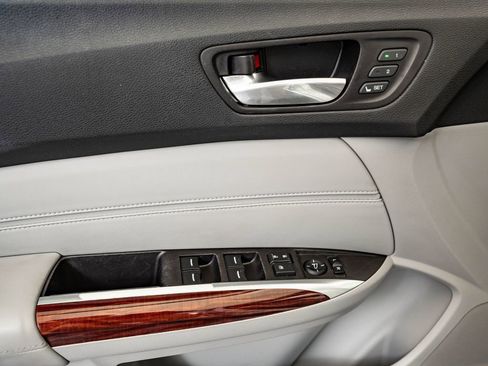 Used 2016 Acura TLX V6 w/ Technology Package FWD image 23