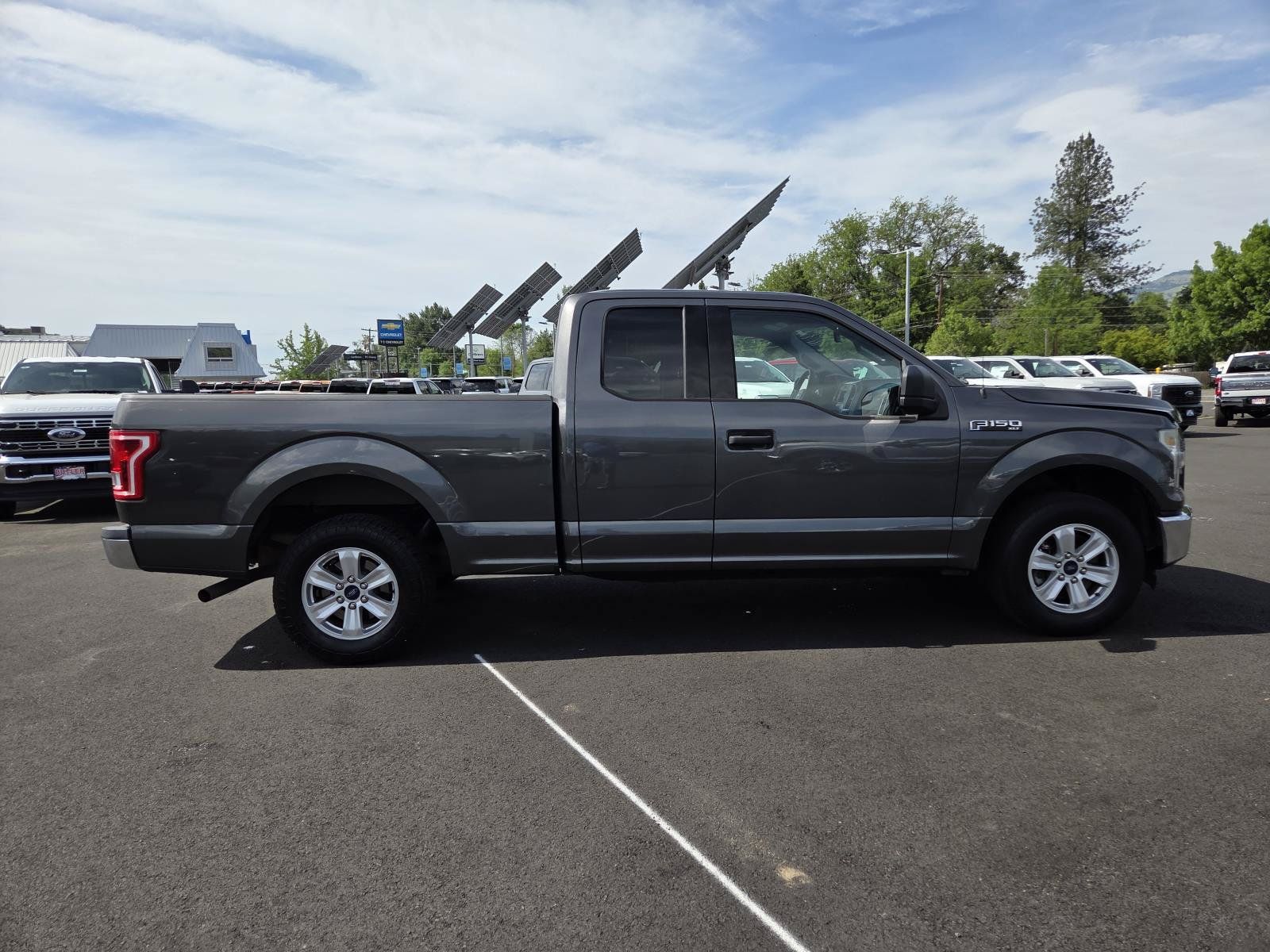 Used 2015 Ford F150 XLT RWD image 4