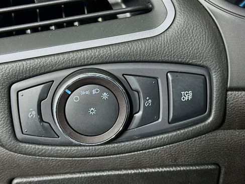 Used 2020 Ford Edge SE image 17