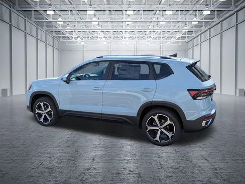 New 2026 Volkswagen Taos SEL image 2