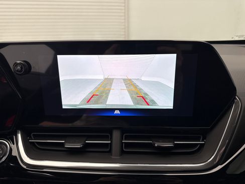 New 2025 Chevrolet Trax RS image 38