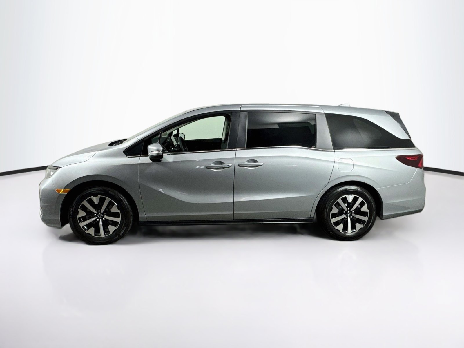 Used 2026 Honda Odyssey EX-L image 4