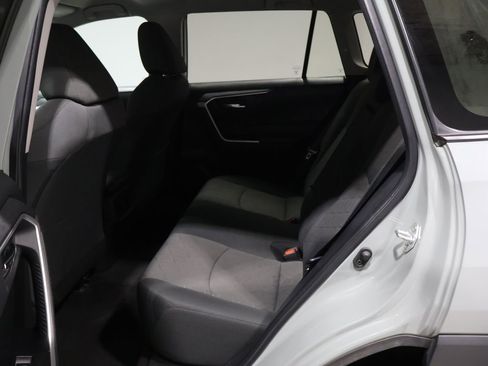 Used 2022 Toyota RAV4 XLE image 16