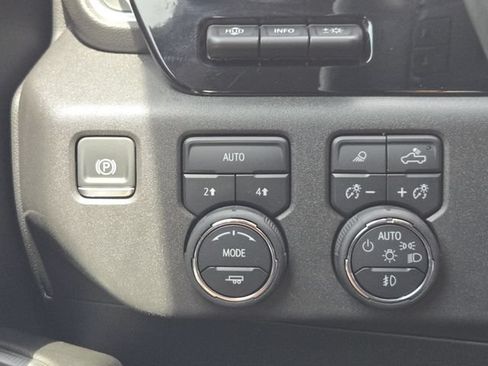 Used 2025 Chevrolet Silverado 1500 LTZ w/ LTZ Premium Package AWD/4WD image 22