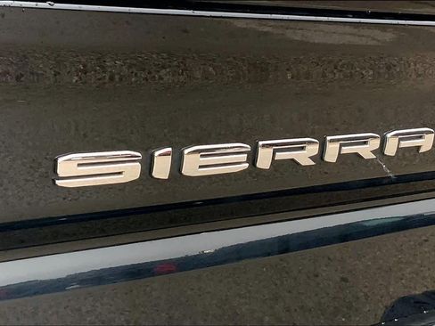 Used 2020 GMC Sierra 1500 SLT RWD image 30