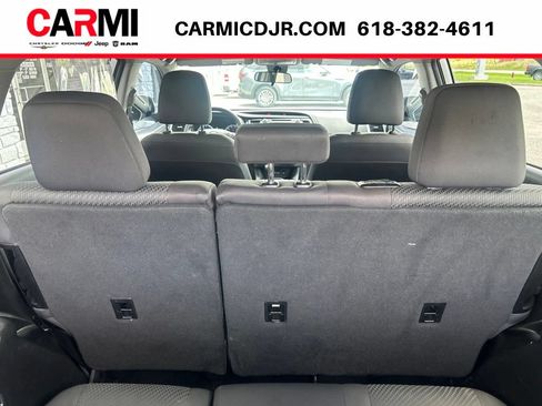 Used 2019 Toyota Highlander LE FWD image 36