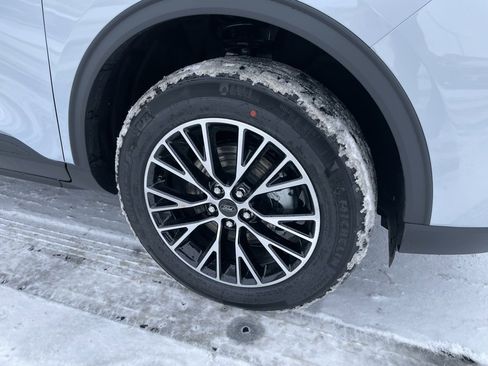 New 2026 Ford Escape SE image 3