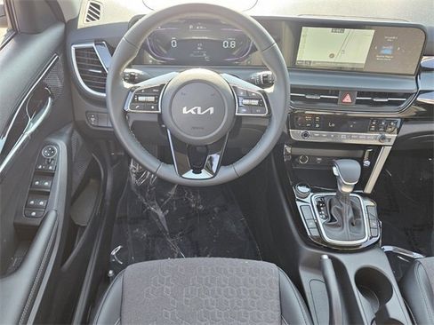 New 2026 Kia Seltos S image 6