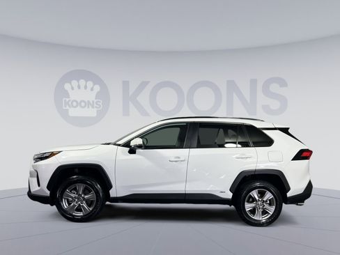 Used 2025 Toyota RAV4 XLE image 2