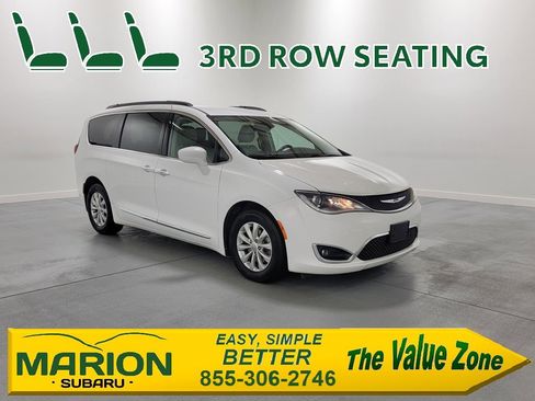 Used 2017 Chrysler Pacifica Touring-L image 1