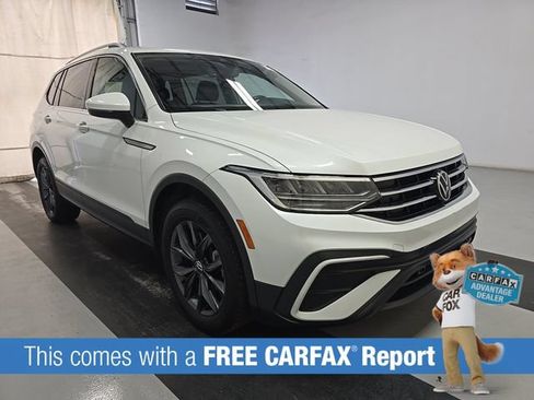 Used 2023 Volkswagen Tiguan SE FWD image 2