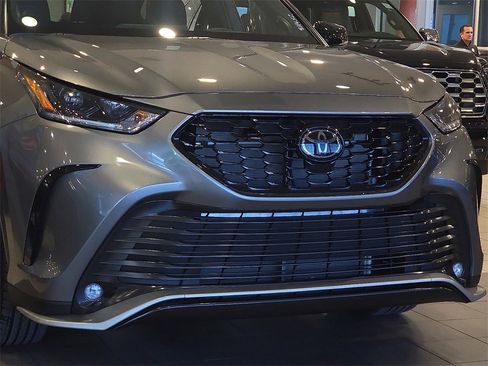 New 2026 Toyota Highlander XSE image 25