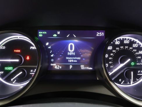 Used 2023 Toyota Camry XSE image 10