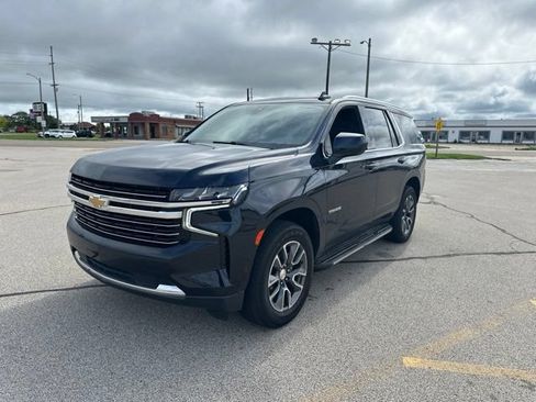 Used 2021 Chevrolet Tahoe LT w/ Rear Media and Nav Package AWD/4WD image 2