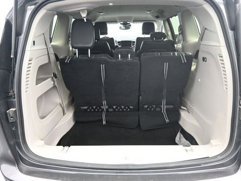 Used 2022 Chrysler Pacifica Touring-L image 15