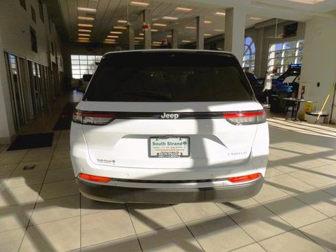 New 2026 Jeep Grand Cherokee Limited w/ Luxury Tech Group II RWD image 6