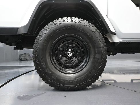 Used 2022 Jeep Gladiator Sport image 17