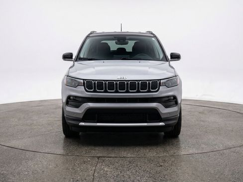 Used 2025 Jeep Compass Limited AWD/4WD image 2