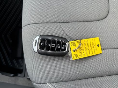 Used 2023 Hyundai Elantra SEL w/ Cargo Package image 17