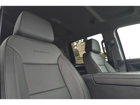 New 2026 GMC Sierra 2500 Denali w/ Technology Package AWD/4WD image 16