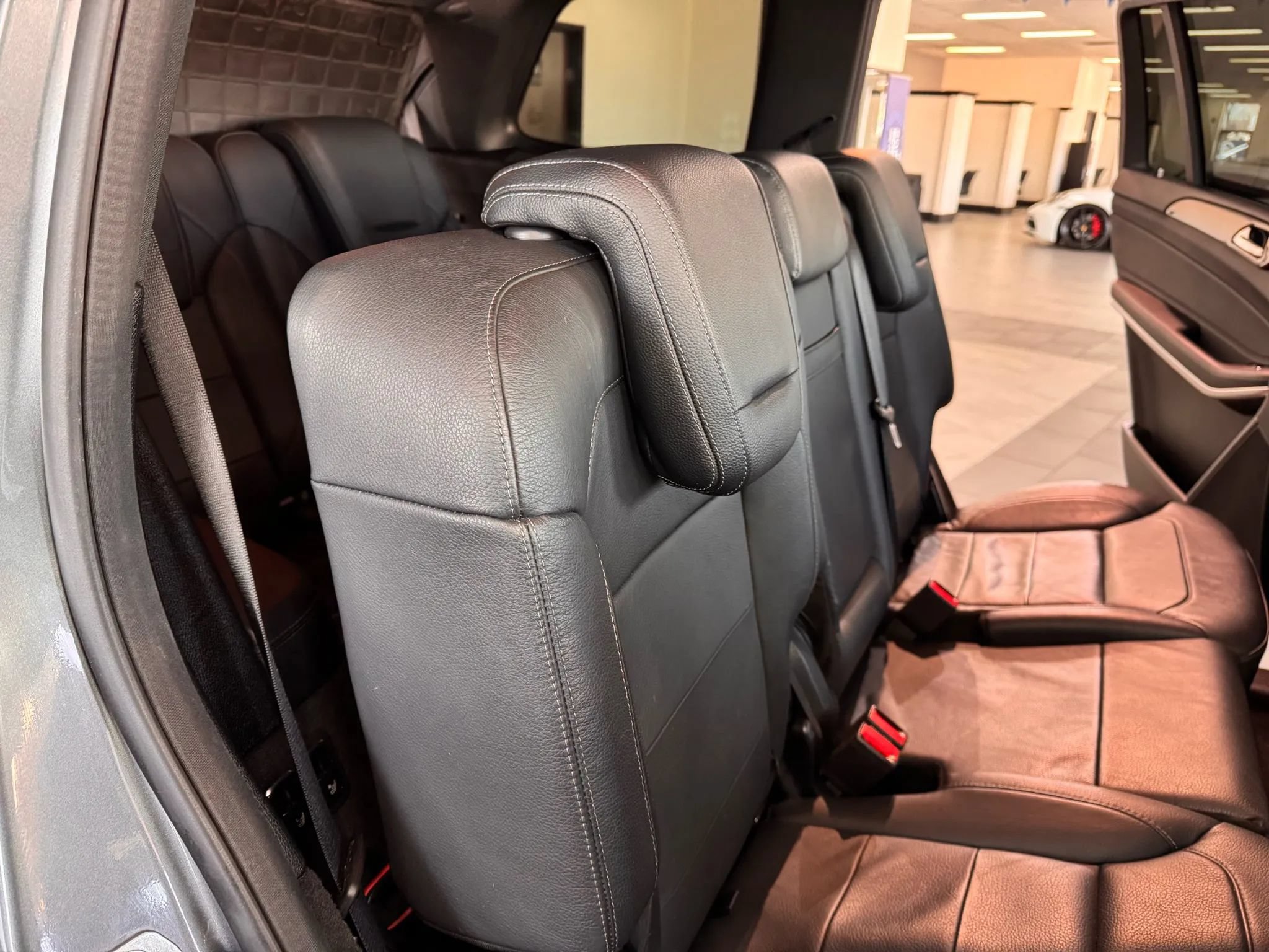 Used 2019 Mercedes-Benz GLS 550 4MATIC image 16