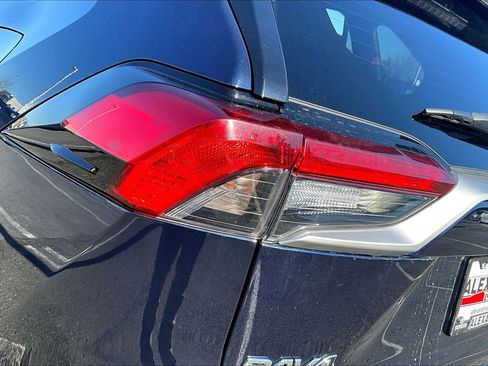 Used 2019 Toyota RAV4 XSE image 28