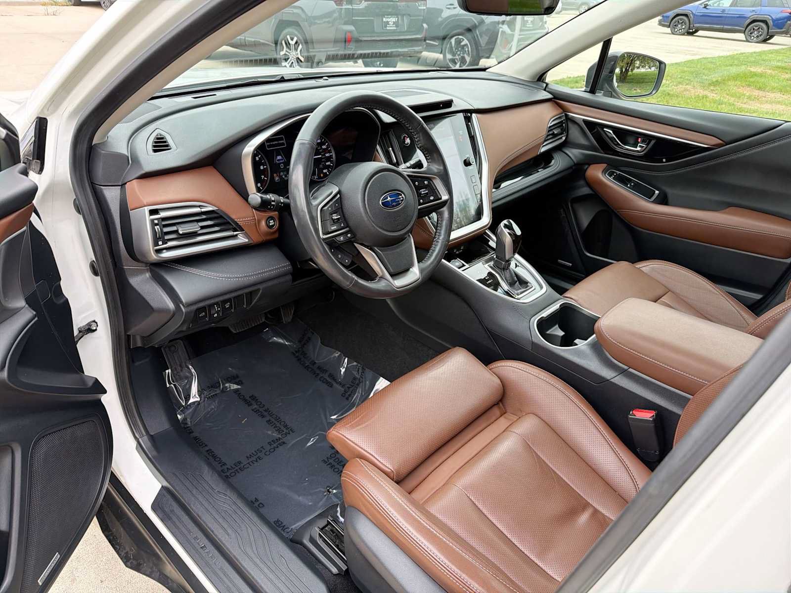 Used 2020 Subaru Outback Touring w/ Popular Package #2 AWD/4WD image 2