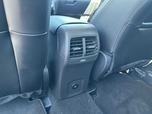 Used 2024 Ford Escape SE image 21