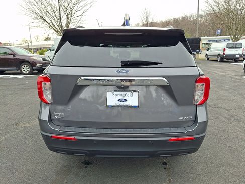 Used 2023 Ford Explorer XLT image 6
