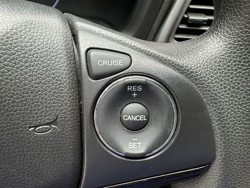 Used 2021 Honda HR-V LX image 16