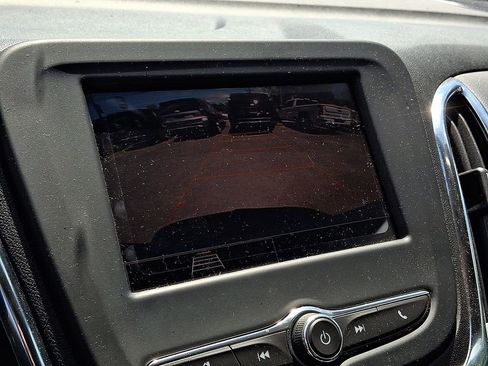 Used 2024 Chevrolet Equinox LT FWD image 17