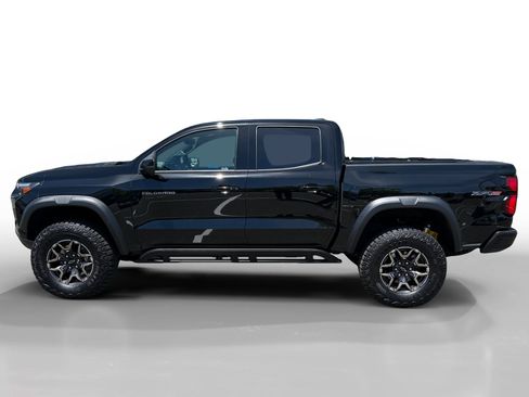 Used 2024 Chevrolet Colorado ZR2 w/ Safety Package AWD/4WD image 2