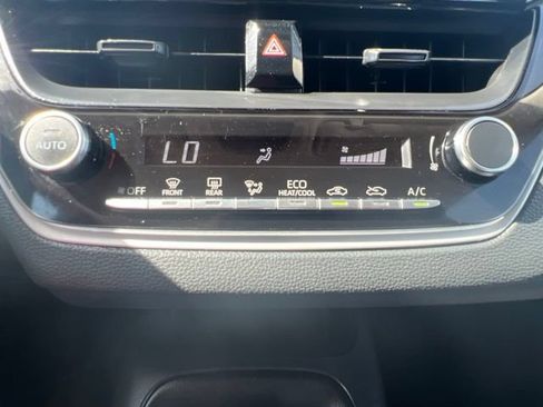 Used 2025 Toyota Corolla LE FWD image 19