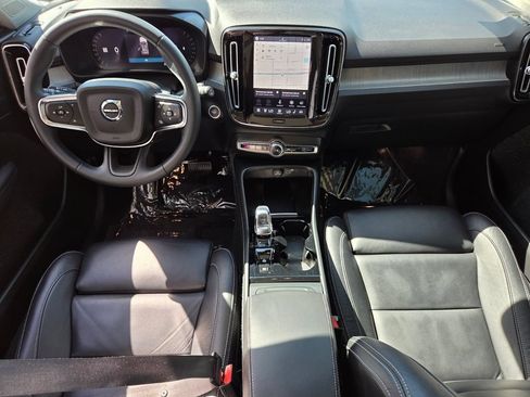 Used 2023 Volvo XC40 B5 Ultimate w/ Climate Package AWD/4WD image 17