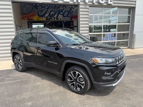 Used 2023 Jeep Compass Limited w/ Sun and Sound Group AWD/4WD image 4
