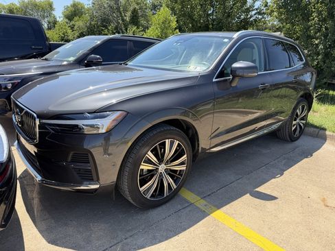 Used 2023 Volvo XC60 B5 Plus w/ Climate Package AWD/4WD image 1