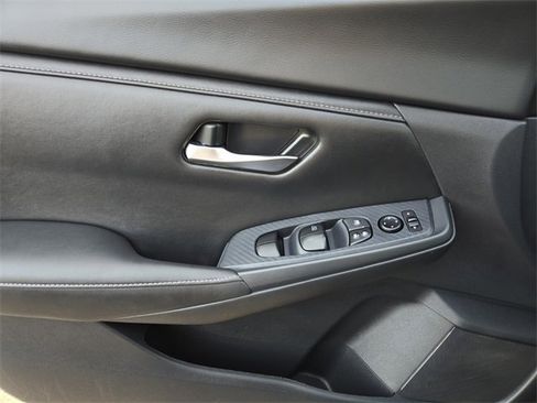 Used 2024 Nissan Sentra SV image 18