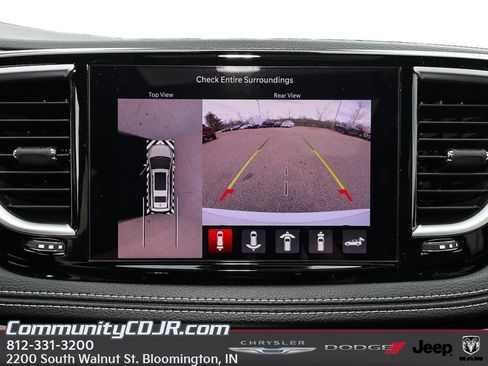 New 2026 Chrysler Pacifica Limited FWD image 17